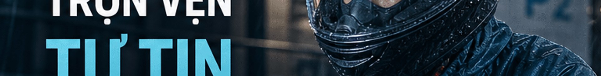 Ảnh người lái mặc áo mưa RainX Pro